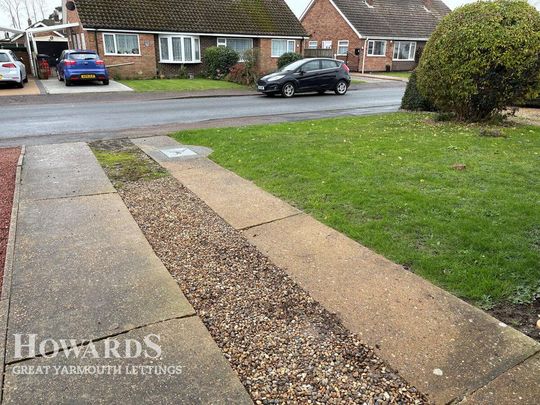 2 bedroom semi-detached bungalow to rent - Photo 1