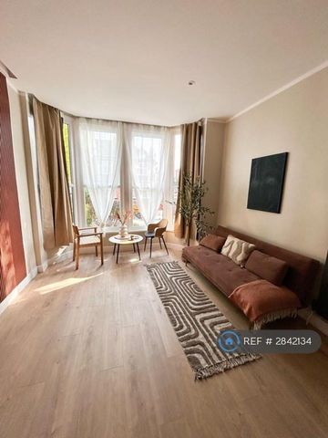1 bedroom flat to rent - Photo 2