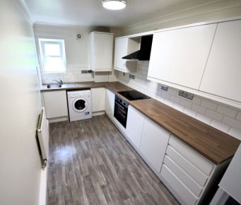 2 bedroom Flat in Flat 4, Leeds - Photo 3