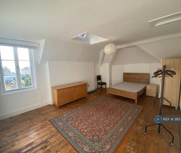 4 bedroom flat to rent - Photo 3