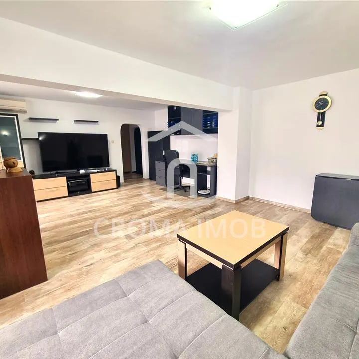 Apartament 4 camere de inchiriat Ploiesti, zona Republicii, Piata Mihai Viteazul - Fotografie 1