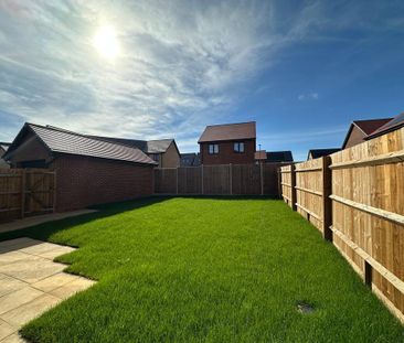 4 bedroom detached house to rent - Photo 2
