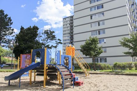 5501 Avenue Adalbert, Côte Saint-Luc, QC - Photo 3