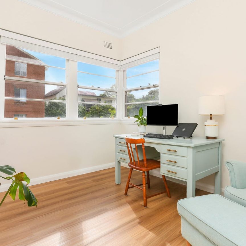 Top Floor Central Art Deco Apartment - Photo 1