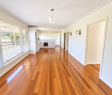 Coastal Living with Space, Comfort and Beautiful Bay Views - Photo 1