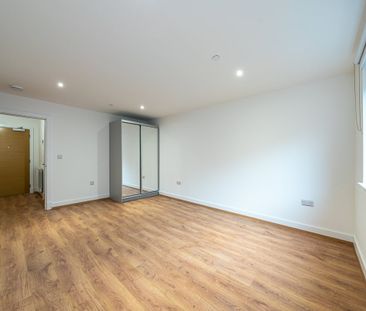 2 bedroom flat to rent - Photo 2