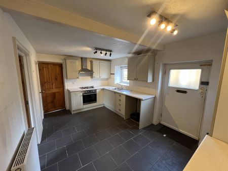 2 bedroom terraced house to rent - Photo 4