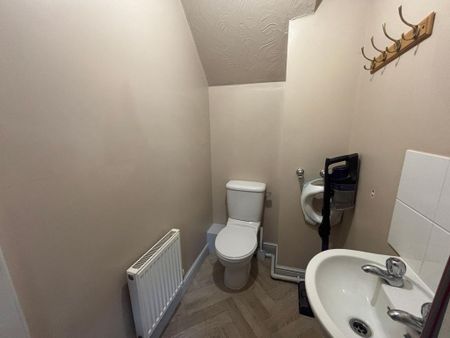 2 bedroom end of terrace house to rent - Photo 5