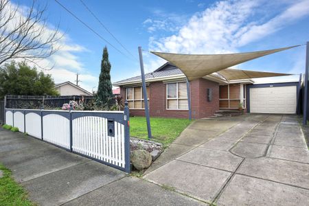 Spacious and Bright 3-Bedroom Home in Epping - Photo 2