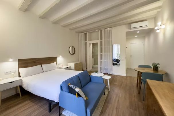 Carrer de Sant Antoni Abat, Barcelona, Catalonia 08001 - Photo 1