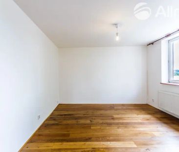 PRONÁJEM BYTU 1+KK 38 m - Fotografie 1