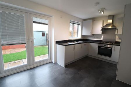 3 bedroom semi-detached house to rent - Photo 5