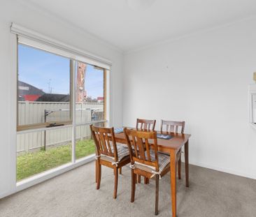 Spacious Two-Bedroom Unit in a Prime Sunbury Location - Photo 2