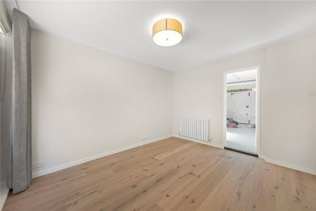 4 bedroom end of terrace house to rent - Photo 5