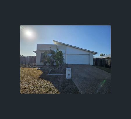 8 Chatterton Boulevard, Gracemere, Qld 4702 - Photo 2