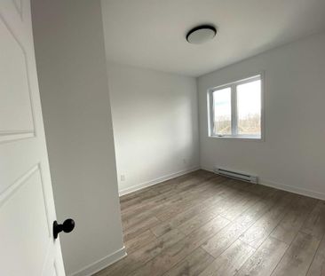 Logement 5 1/2 - Wifi inclus - Novembre 2025 - Saint-Jérôme - Photo 3