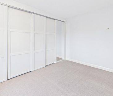 2 bedroom semi-detached house to rent - Photo 6