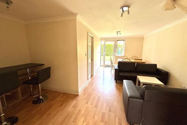 4 bedroom terraced house to rent - Photo 1