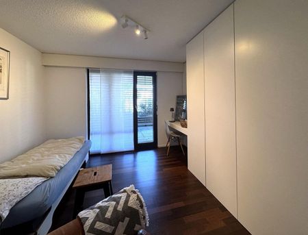 Spacious 6-room apartment with terrace and high-quality finishes - Photo 5