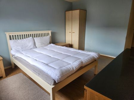 2 Bed Flat, Hamburgh Place, EH6 - Photo 4