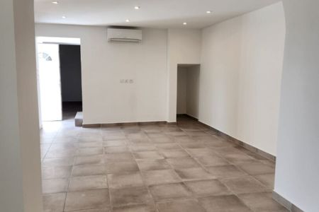 SAINT CHAMAS - Maison mitoyenne de 110m² rénovée à neuf - Photo 3