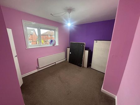 3 bedroom semi-detached house to rent - Photo 2