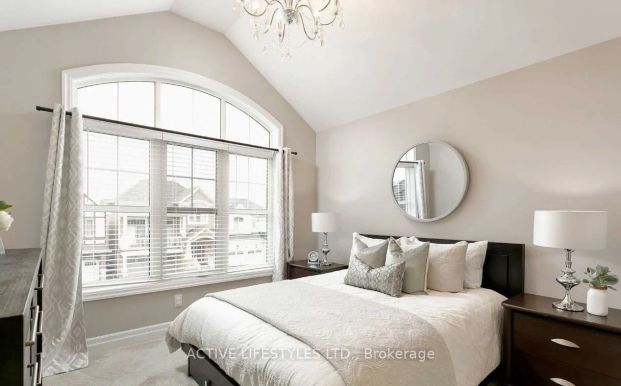 Detached Home For Lease | W9250779 - Photo 1