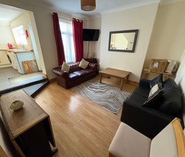 3 bedroom terraced house to rent - Photo 1