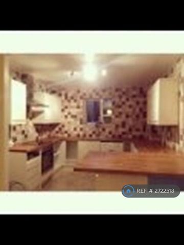 3 bedroom flat to rent - Photo 2