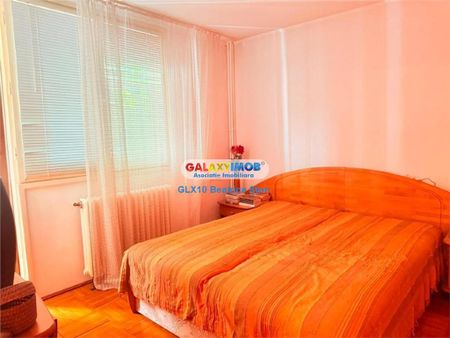 Inchiriere apartament 3 camere decomandat VALEA IALOMITEI - Fotografie 2