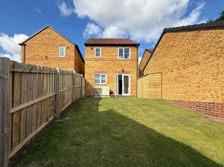 3 bedroom detached house to rent - Photo 3