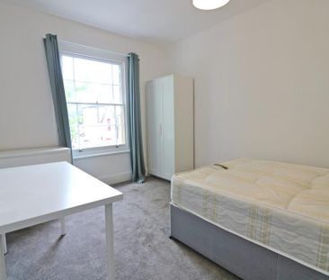 House share to rent - Photo 2