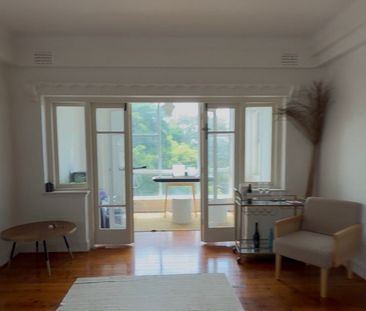 Elizabeth Bay - Photo 1