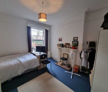 7 Bed Student Accommodation - Photo 1