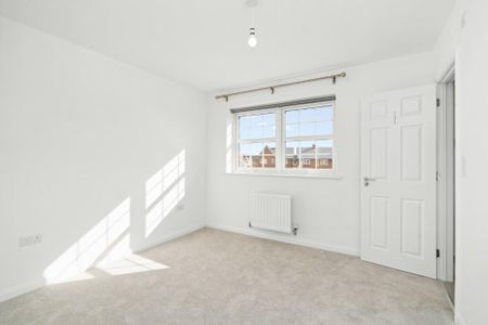 3 bedroom semi-detached house to rent - Photo 3