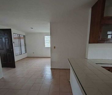 CASA EN VENTA, ESQUINA, TERRENO EXCEDENTE - Foto 5