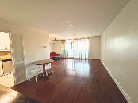 For Lease - 5 Massey Square Unit# 2711, Toronto, Ontario - Photo 2