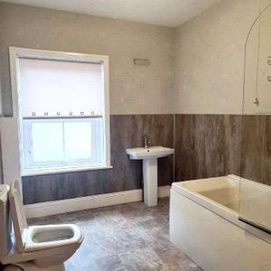 Gordon House, Middleton Street, Llandrindod Wells, Powys, LD1 - Photo 2