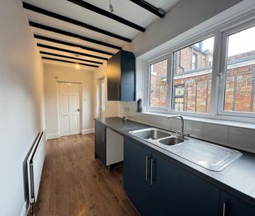 2 bedroom terraced house to rent - Photo 4