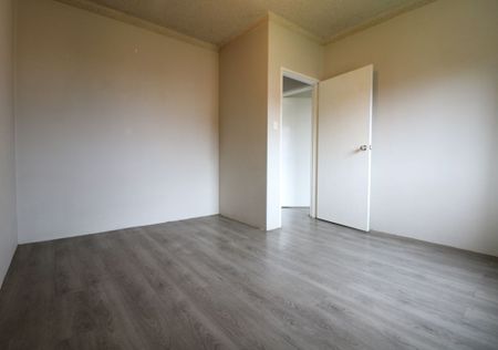 PRIME LOCATION - READY TO MOVE IN!!! - Photo 3