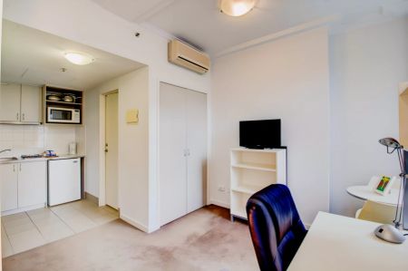 Large Studio - Photo 3