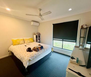 MODERN FAMILY HOME IN MIRAFLORES ESTATE - Photo 4