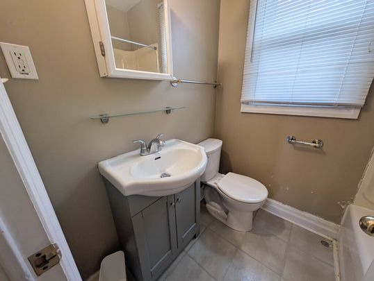 All Inclusive 2 Bedroom Upper Unit in St. Catharines!! - Photo 1