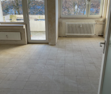 Modernisierte Balkonwohnung für die kleine Familie - Photo 1