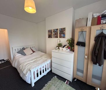 Harlaxton Drive Lenton, Nottingham - Photo 2