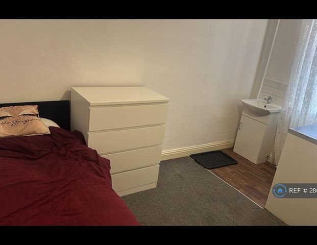 4 bedroom terraced house to rent - Photo 1