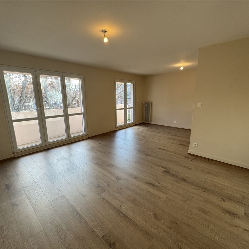 Location Appartement 5 pièces 98m² - Photo 1