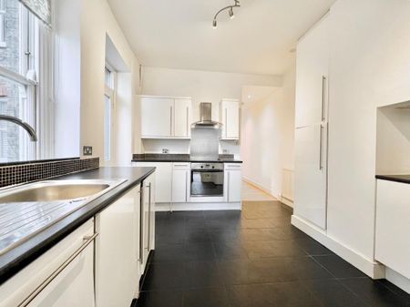 2 bedroom flat to rent - Photo 3