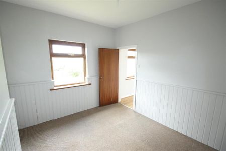 65 Creevyargon Road, Ballynahinch, BT24 8YF - Photo 4