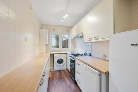 Lynmouth Avenue, SM4, London - Photo 5